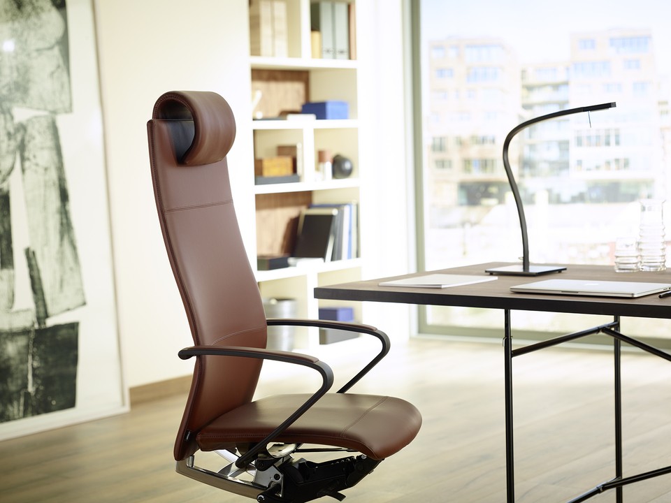 Klober Ciello 99 der Luxus Chefsessel fur entspannt ergonomisches Sitzen in e...