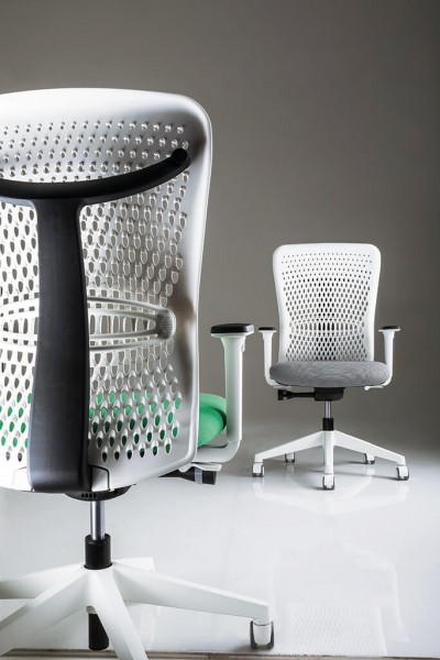 Luxy SmartBack White Chair B-Ware